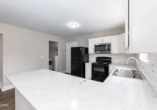 Photo 3 of Sale Pending at 718 S State St, Raleigh, NC 27601 | MLS# 10186311 | Listing updated on 2026-09-01