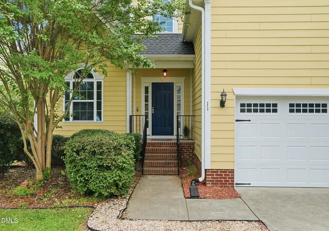 Photo 3 of Sale Pending at 11 Hidden Ridge Ct, Durham, NC 27707 | MLS# 10177709 | Listing updated on 2026-08-21