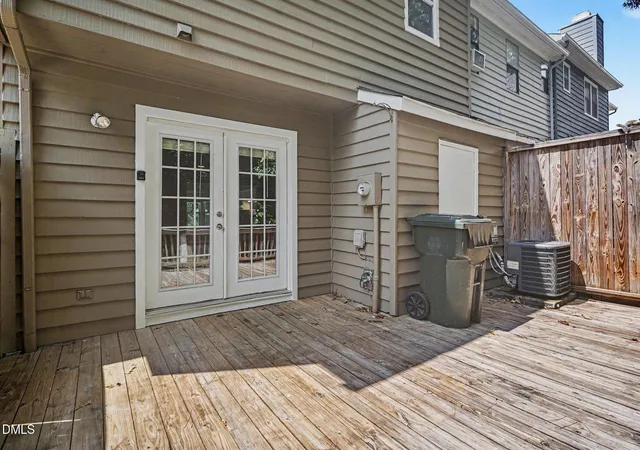 Photo 4 of Townhouse for sale at 5304 Ridgeloch Pl, Raleigh, NC 27612 | MLS# 10178542 | Listing updated on 2026-10-01