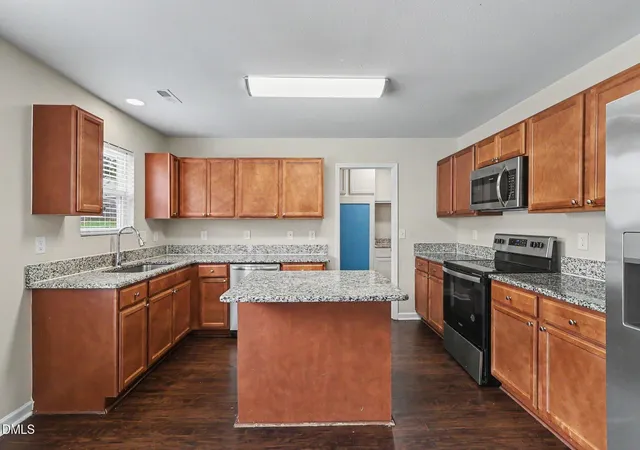 Photo 4 of Single family home for sale at 326 Sequoia Dr, Clayton, NC 27527 | MLS# 10178521 | Listing updated on 2026-10-02