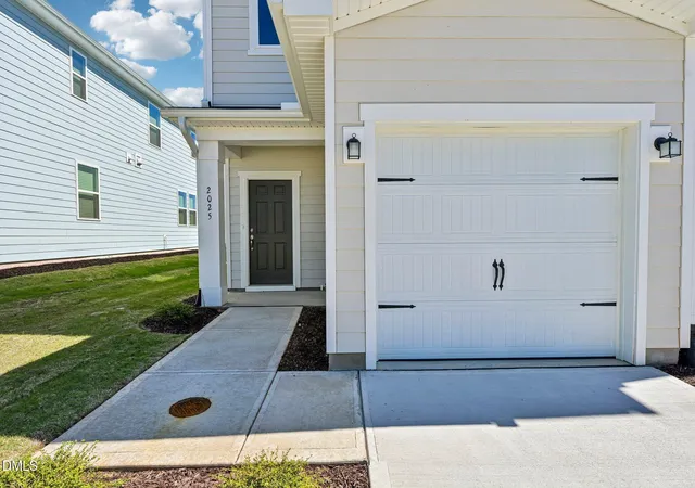 Photo 3 of Townhouse for sale at 2025 Oakdale Dr, Durham, NC 27703 | MLS# 10177546 | Listing updated on 2026-10-05