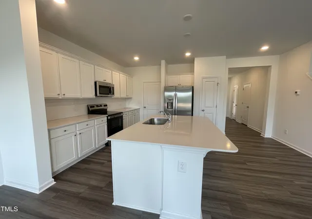 Photo 4 of Sale Pending at 193 Lundy Ln, Smithfield, NC 27577 | MLS# 10177295 | Listing updated on 2026-08-10