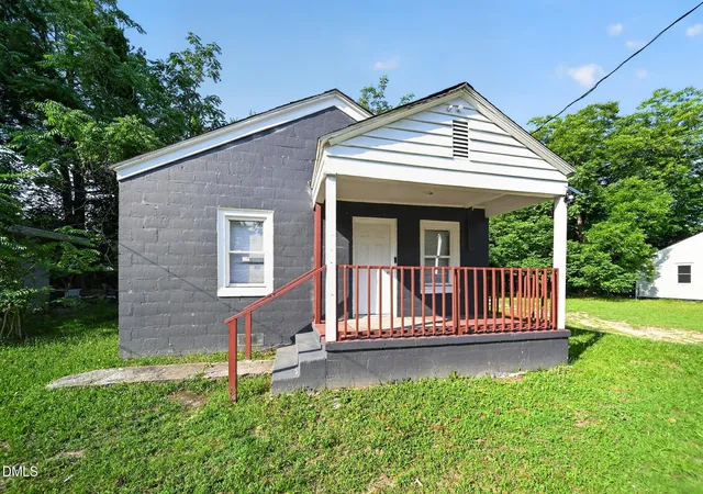 Photo 2 of Single family home for sale at 425 Henry St, Rocky Mount, NC 27803 | MLS# 10177372 | Listing updated on 2026-09-02