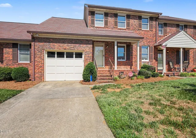 2nd image of 1816 Meadowview Dr, Graham, NC 27253 | MLS# 10177851