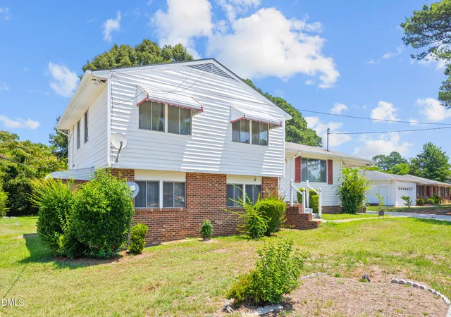 Photo 3 of Sale Pending at 2509 Rock Quarry Rd, Raleigh, NC 27610 | MLS# 10179113 | Listing updated on 2026-09-17