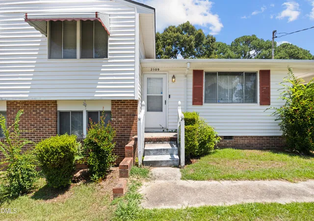 Photo 3 of Sale Pending at 2509 Rock Quarry Rd, Raleigh, NC 27610 | MLS# 10179113 | Listing updated on 2026-09-17