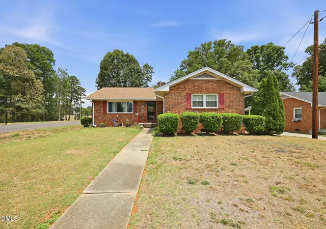 Homes for sale in Graham, NC | 500 Oakwood Ln, Graham, NC 27253 | MLS# 10177352