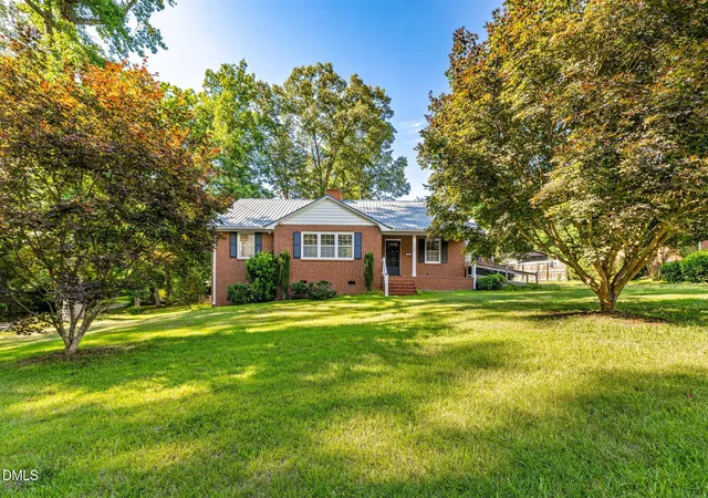 Photo 5 of Single family home for sale at 420 Rodwell St, Warrenton, NC 27589 | MLS# 10178553 | Listing updated on 2026-09-04
