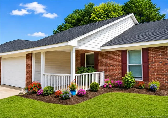 Photo 2 of Single family home for sale at 1635 Winnabow Dr, Fayetteville, NC 28304 | MLS# 765076 | Listing updated on 2026-09-09