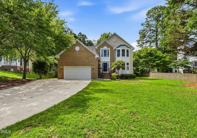 Photo 2 of Single family home for sale at 4409 Queenstown Ct, Raleigh, NC 27612 | MLS# 10177385 | Listing updated on 2026-10-02