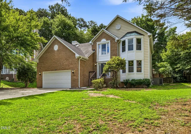 Photo 3 of Single family home for sale at 4409 Queenstown Ct, Raleigh, NC 27612 | MLS# 10177385 | Listing updated on 2026-10-02