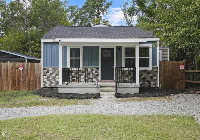 3rd image of 112 Preston Ave, Fayetteville, NC 28301 | MLS# 10177844