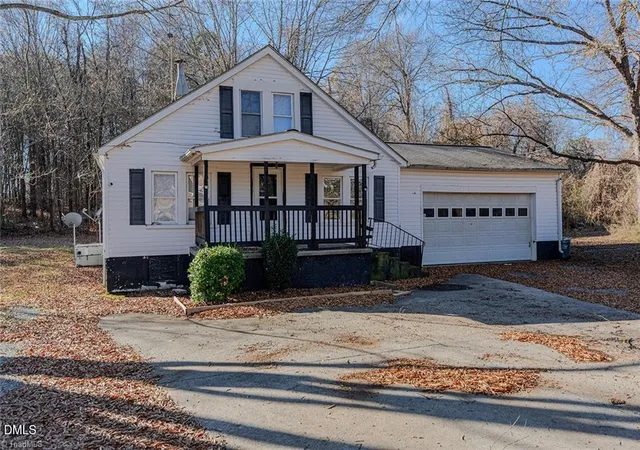 Homes for sale in Burlington, NC | 1364 Rauhut St, Burlington, NC 27217 | MLS# 10177453
