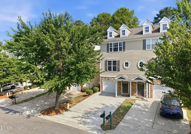 Homes for sale in Raleigh, NC | 2180 Persimmon Ridge Dr, Raleigh, NC 27604 | MLS# 10179271