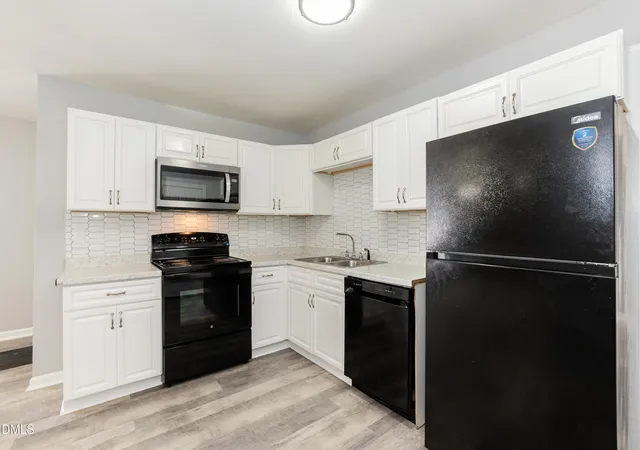 Photo 3 of Sale Pending at 720 S State St, Raleigh, NC 27601 | MLS# 10188078 | Listing updated on 2026-09-01