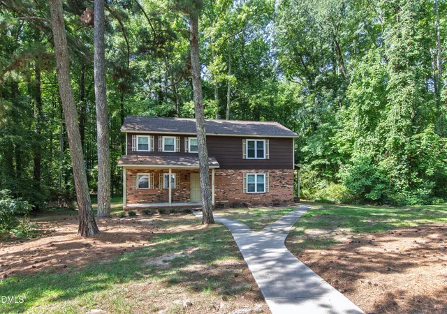 Homes for sale in Cary, NC | 128 Rainbow Ct, Cary, NC 27511 | MLS# 10177740