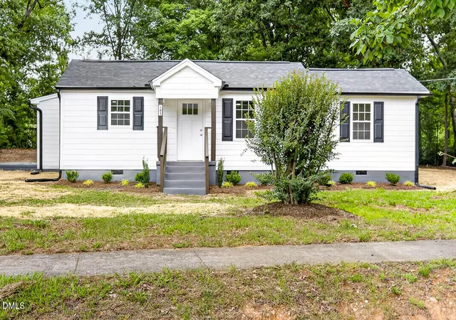 Homes for sale in Mebane, NC | 421 E Webb St, Mebane, NC 27302 | MLS# 10177566