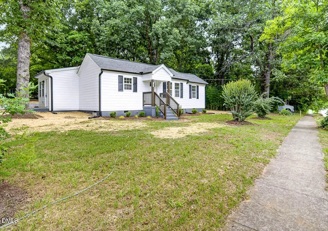 Homes for sale in Mebane, NC | 421 E Webb St, Mebane, NC 27302 | MLS# 10177566