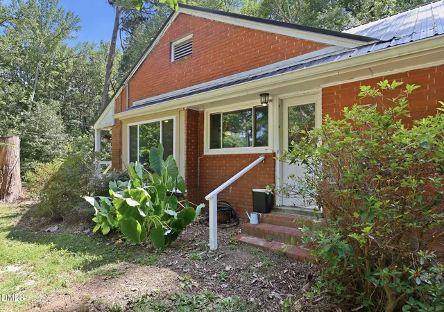 Photo 3 of Single family home for sale at 540 W Chisholm St, Sanford, NC 27330 | MLS# 10177577 | Listing updated on 2026-10-08