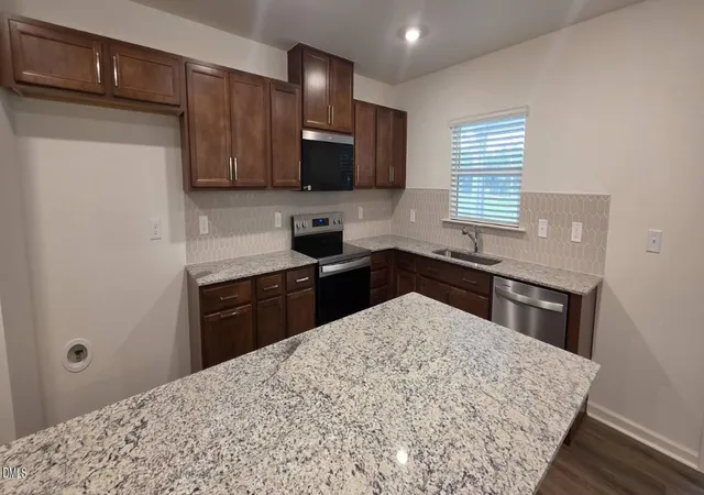 Photo 2 of Single family home for sale at 513 Matthew Mdw Ln, Lillington, NC 27546 | MLS# 10177575 | Listing updated on 2026-09-20