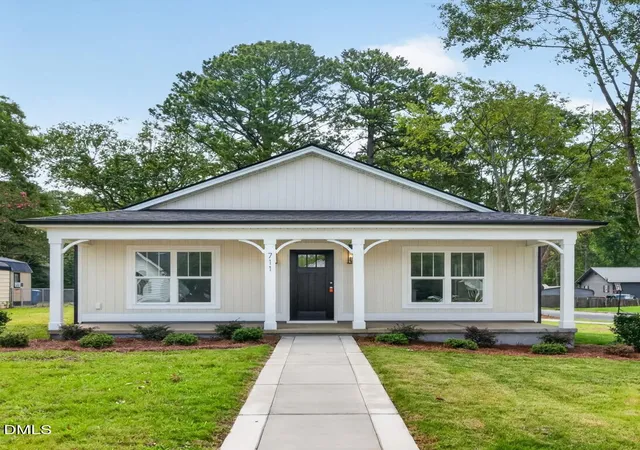 5th image of 711 S Ellis Ave, Dunn, NC 28334 | MLS# 10177807