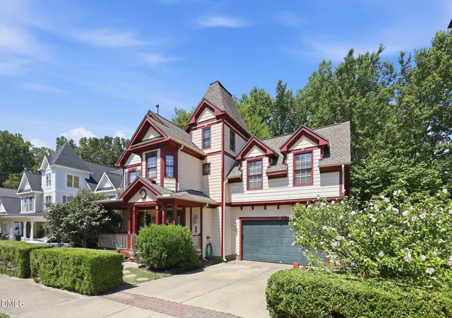Photo 3 of Single family home for sale at 1500 Town Home Dr, Apex, NC 27502 | MLS# 10178518 | Listing updated on 2026-09-04