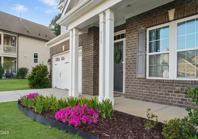 3rd image of 713 Harvest Point Dr, Fuquay Varina, NC 27526 | MLS# 10177715