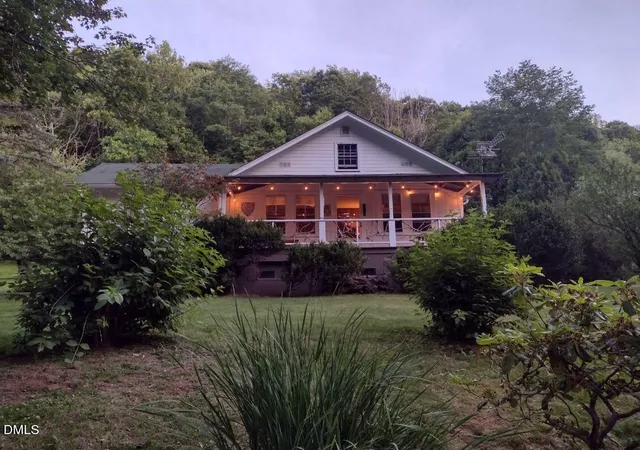 Homes for sale in Spruce Pine, NC | 659 Chestnut Grove Rd, Spruce Pine, NC 28777 | MLS# 10177653