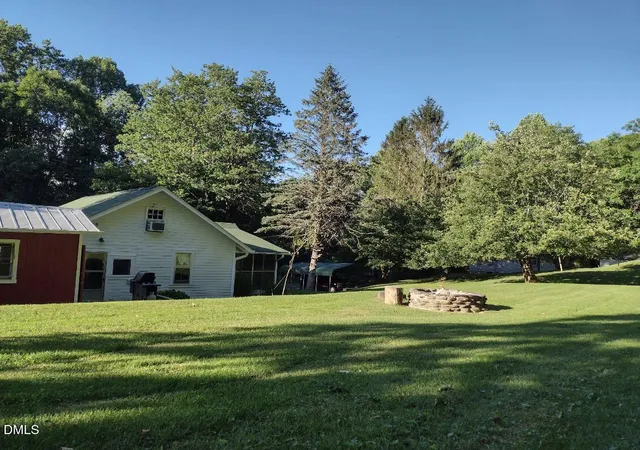 Homes for sale in Spruce Pine, NC | 659 Chestnut Grove Rd, Spruce Pine, NC 28777 | MLS# 10177653
