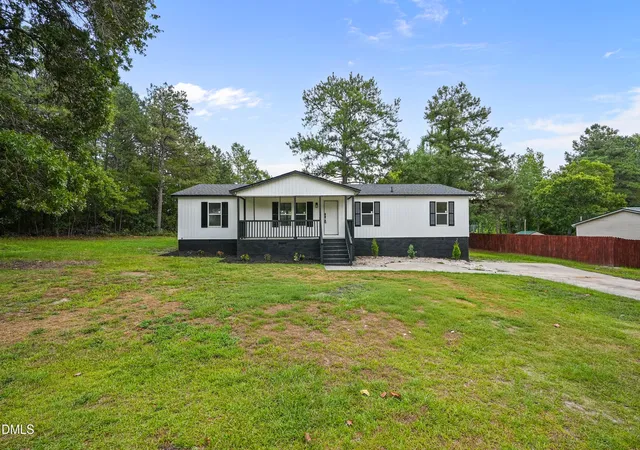 Photo 2 of Sale Pending at 911 Heritage Way, Cameron, NC 28326 | MLS# 10178502 | Listing updated on 2026-08-17