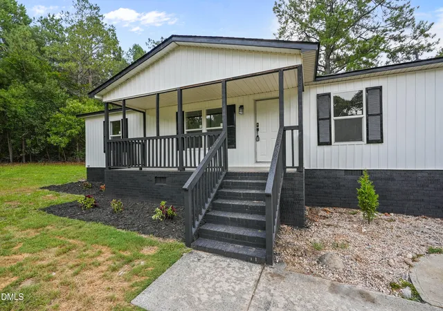 Photo 4 of Sale Pending at 911 Heritage Way, Cameron, NC 28326 | MLS# 10178502 | Listing updated on 2026-08-17