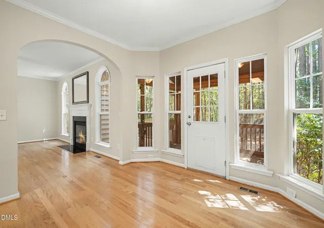 Photo 4 of Single family home for sale at 6 Silverbell Ct, Durham, NC 27713 | MLS# 10177927 | Listing updated on 2026-09-12