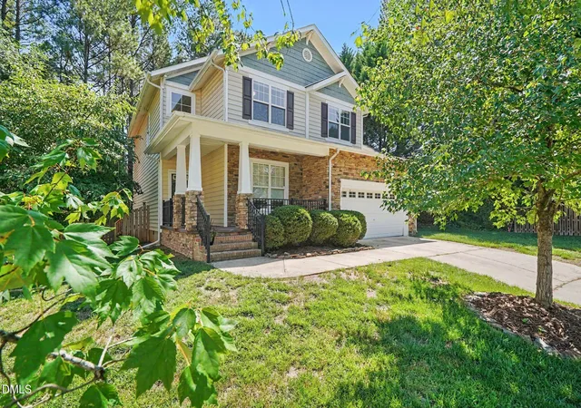 Photo 1 of Single family home for sale at 6 Silverbell Ct, Durham, NC 27713 | MLS# 10177927 | Listing updated on 2026-09-12