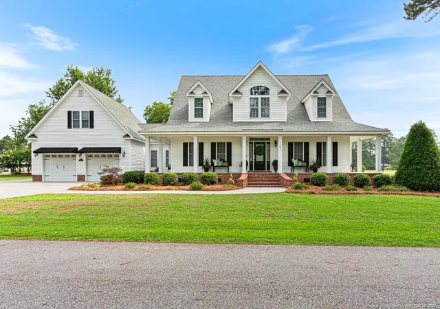 Homes for sale in Salemburg, NC | 101 E Royal St, Salemburg, NC 28385 | MLS# 765312