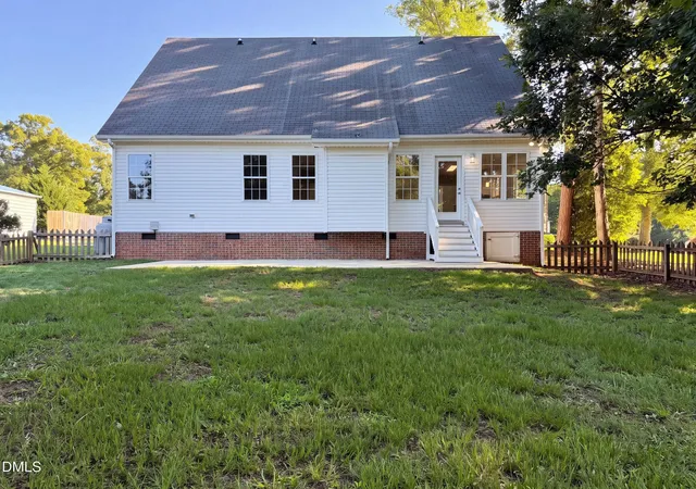 Photo 4 of Single family home for sale at 104 Kings Ct, Garner, NC 27529 | MLS# 10178214 | Listing updated on 2026-09-09