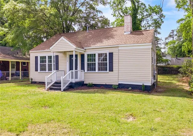 2nd image of 112 Circle Ct, Fayetteville, NC 28301 | MLS# 765255
