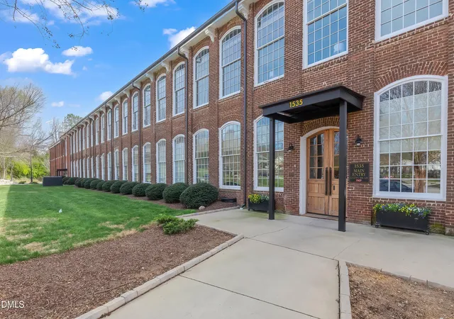 3rd image of 1535 Caraleigh Mills Ct, Raleigh, NC 27603