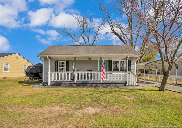 Photo 2 of Single family home for sale at 191 S Green St, Parkton, NC 28371 | MLS# 765338 | Listing updated on 2026-08-31