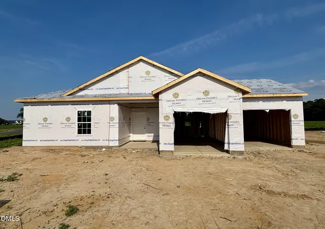 Photo 2 of Single family home for sale at 200 Piper Pointe Dr, Pikeville, NC 27863 | MLS# 10182698 | Listing updated on 2026-09-20
