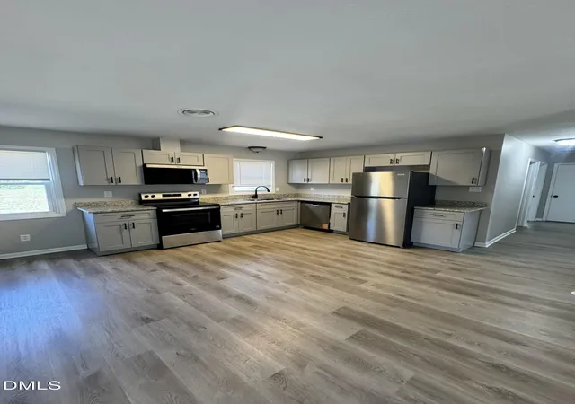 Photo 4 of Single family home for sale at 5543 Livingston Dr, Fayetteville, NC 28311 | MLS# 10178515 | Listing updated on 2026-07-28