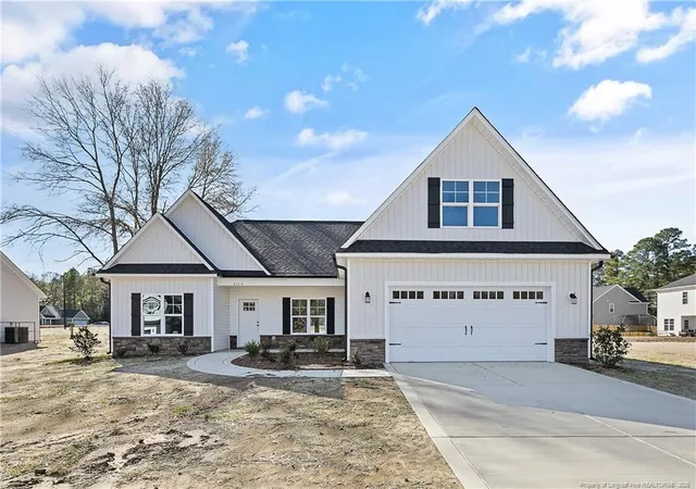 Photo 3 of Single family home for sale at 1038 White Plains Dr, Fayetteville, NC 28312 | MLS# 765360 | Listing updated on 2026-08-12