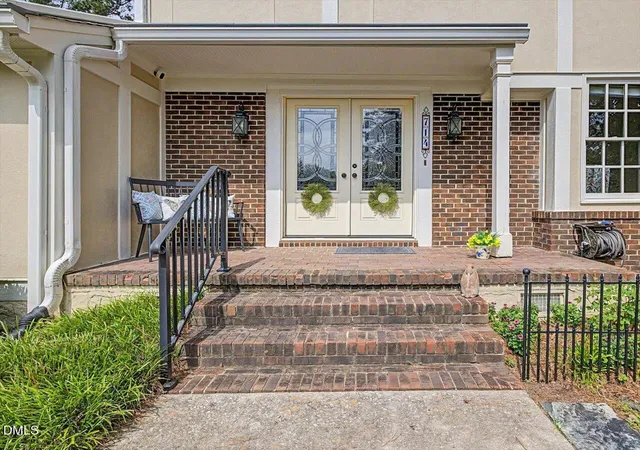 Photo 3 of Sale Pending at 714 Chestnut Dr, Smithfield, NC 27577 | MLS# 10178130 | Listing updated on 2026-09-03