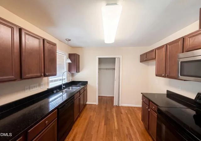 2nd image of 900 Dorothy Sanders Wy, Raleigh, NC 27601 | MLS# 10178231