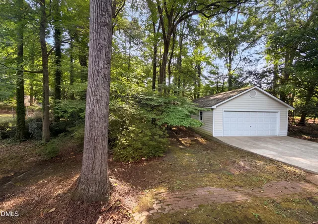 15th image of 917 Hillview Dr, Cary, NC 27511 | MLS# 10178233