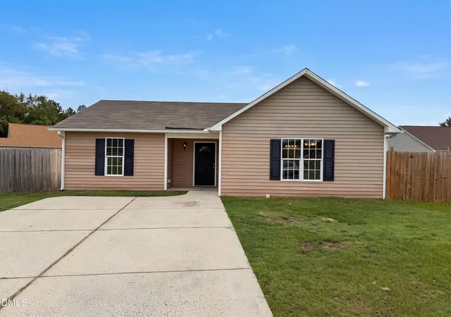 Homes for sale in Selma, NC | 102 Reebe Cir, Selma, NC 27576 | MLS# 10177981