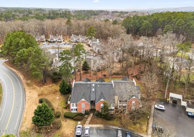 Homes for sale in Chapel Hill, NC | 1001 Kingswood Dr #J, Chapel Hill, NC 27517 | MLS# 10177931