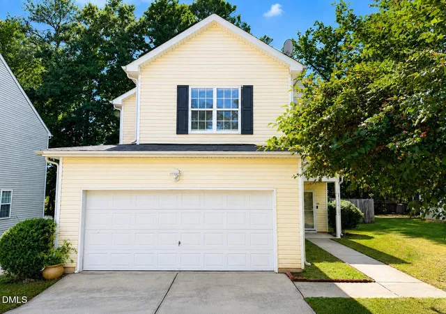 Homes for sale in Raleigh, NC | 2916 Smooth Stone Trl, Raleigh, NC 27610 | MLS# 10178097