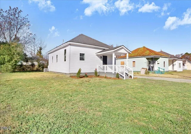 Photo 2 of Single family home for sale at 304 Woodland Ave, Rocky Mount, NC 27801 | MLS# 10178013 | Listing updated on 2026-08-25
