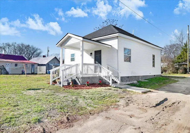 Photo 3 of Single family home for sale at 304 Woodland Ave, Rocky Mount, NC 27801 | MLS# 10178013 | Listing updated on 2026-08-25
