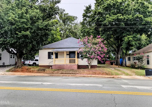 Homes for sale in Burlington, NC | 409 S Anthony St, Burlington, NC 27215 | MLS# 10178014